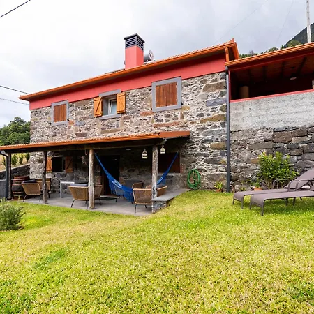 Madeira Bird House - House In The Mountains With Garden