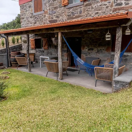 Dom wakacyjny Madeira Bird House - House In The Mountains With Garden São Vicente