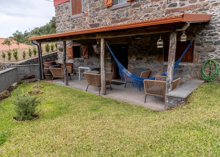 Hébergement de vacances Madeira Bird House - House In The Mountains With Garden São Vicente