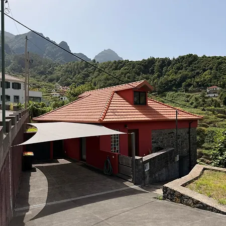 Prázdninový dům Madeira Bird House - House In The Mountains With Garden