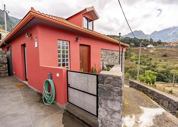 Madeira Bird House - House In The Mountains With Garden *