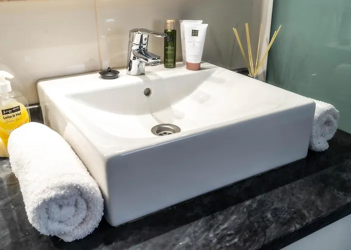 Madeira Bird House - House In The Mountains With Garden